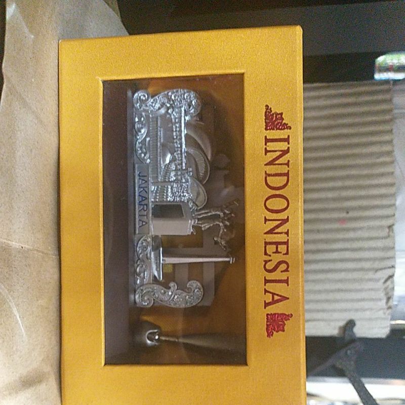 

souvenir kartu nama / pen jakarta