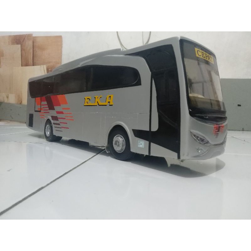 Miniatur bis eka cepat jetbus skala 20 panjang 60cm kebih