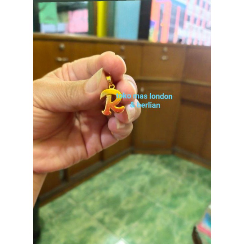 liontin huruf 24 emas Asli kadar 99,99%. 3 gram  Bisa request huruf Lain.