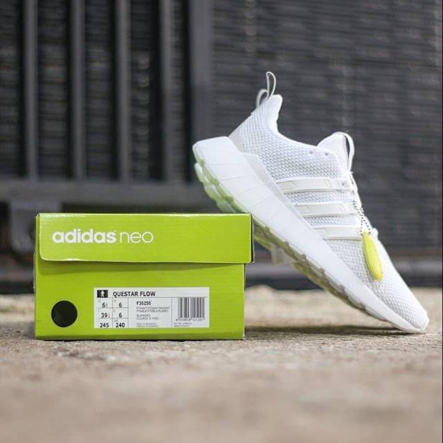 ADIDAS QUESTAR FLOW ALLWHITE ORIGINAL BNIB
