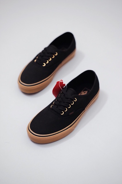 SEPATU VANS ORIGINAL RESMI PT NAVYA AUTHENTIC BLACK RUBBER GUM