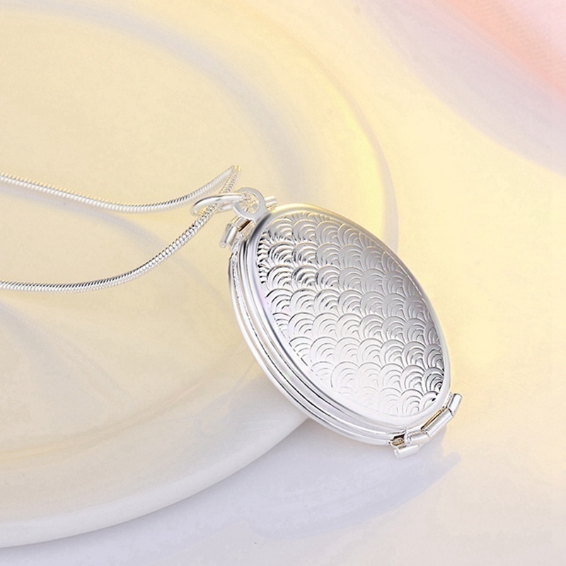 Fish Scale Pattern Oval Locket Pendant 4 Slot Photo Frame Pendant Necklace Gift Jewelry