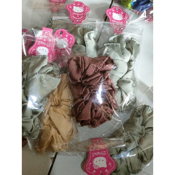 IKAT RAMBUT SCHRUNCIE-Polos