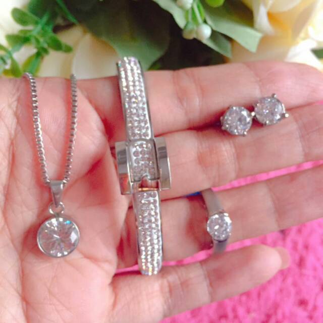 Set perhiasan titanium silver