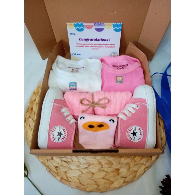 Gift Box Baby / Kado New Born / Kado Bayi/ Baju Bayi / Paket Hadiah Bayi / Hampers Baby Girl / Hampers Baby Boy-Pink