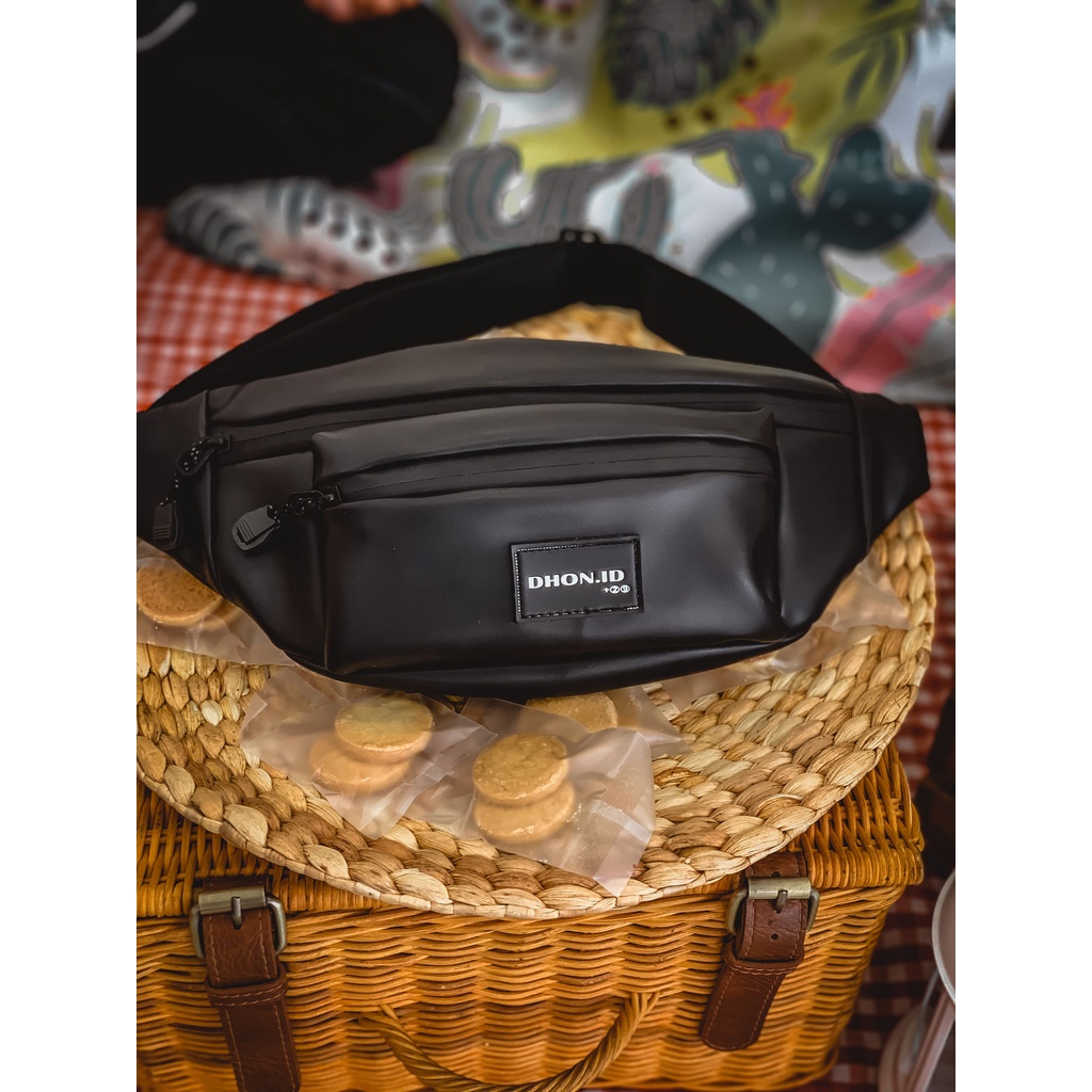 Waistbag Dhon.Id tas keren pria gratis gelang dan kalung original