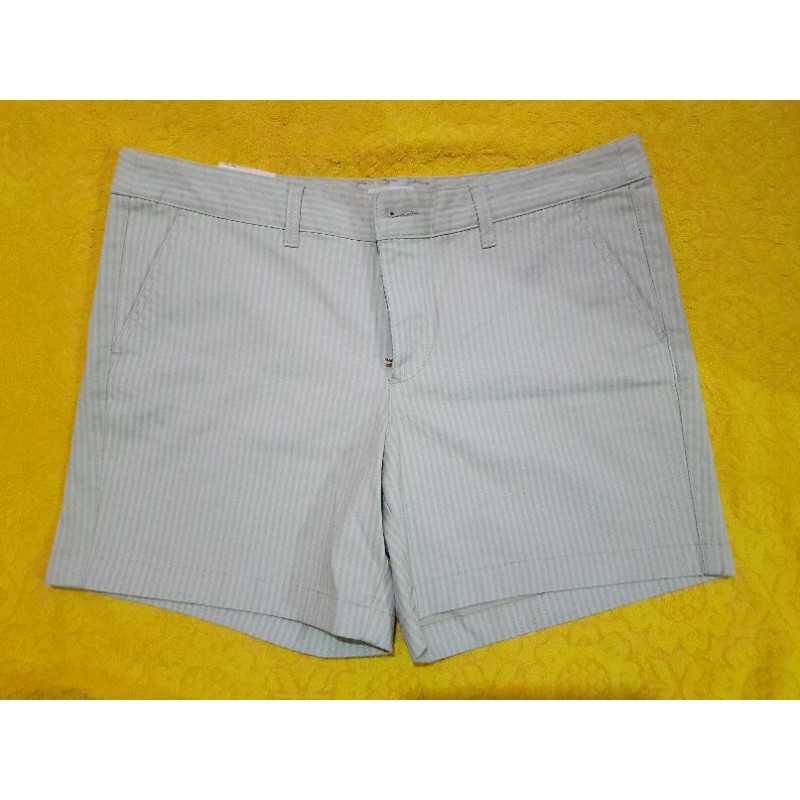 Celana Pendek Giordano || Slim Shorts Uk. 32 || Warna Coklat Muda