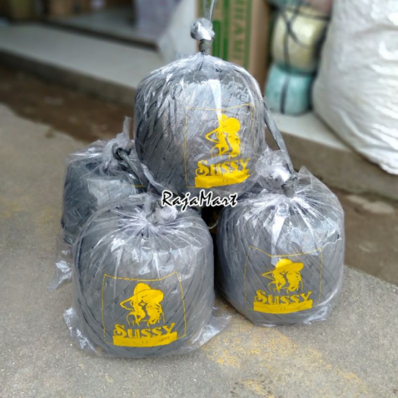 

Tali rafia hitam 650gram /Tali plastik