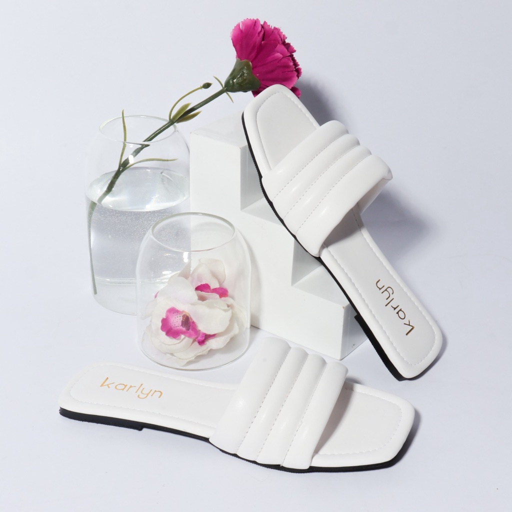 Karlyn Olivia Sandal wanita