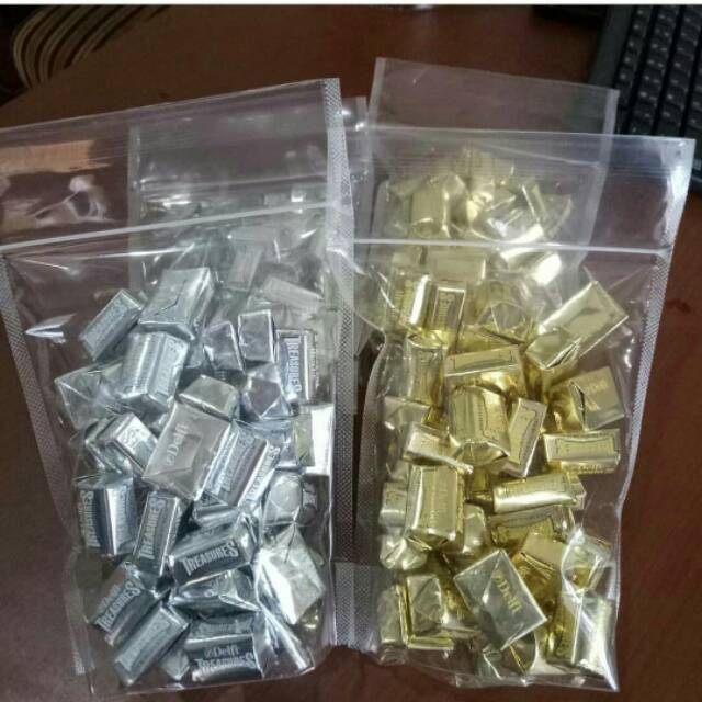 

Treasure white cookies and treasure gold almond