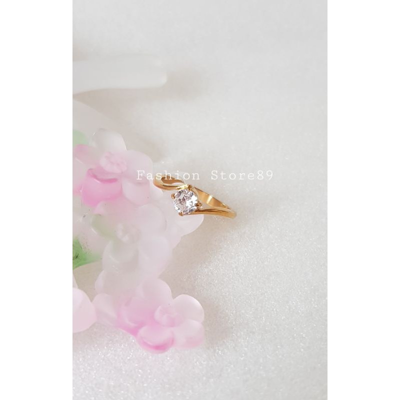 cincin fashion impor titanium Baru bestseller bestquality titanium emas permata putih fashion