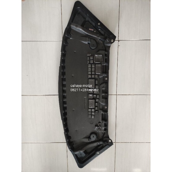 Plastik cover dek mesin bawah depan mercy mercedes benz W204 original bintang