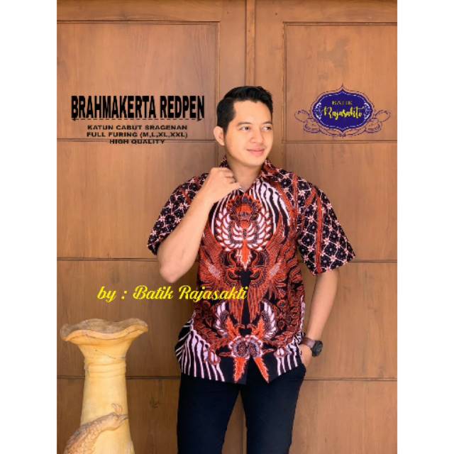 BRAHMAKERTA MERAH PENDEK Kemeja Batik Pria Katun Sragenan Full Furing