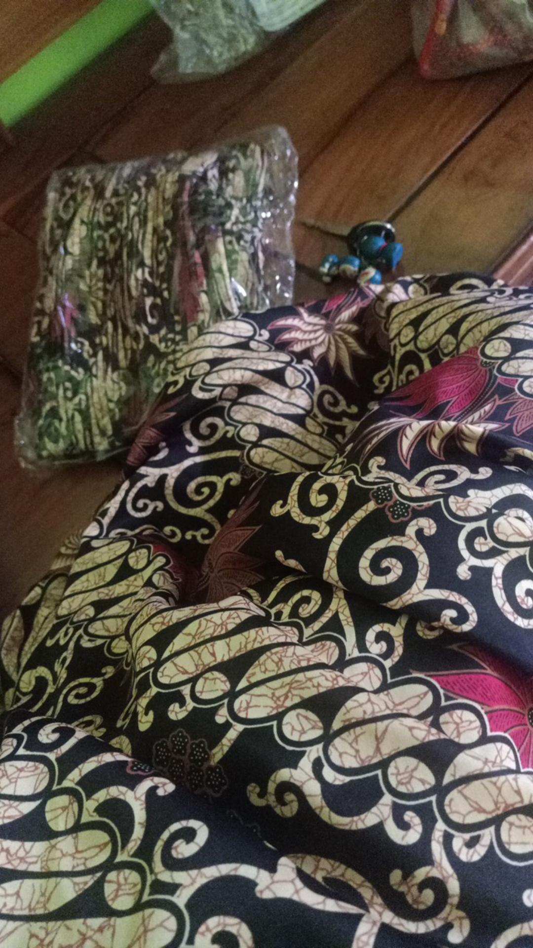 Couple Batik Kenanga Black / Rok Prisket Dengan Kemeja