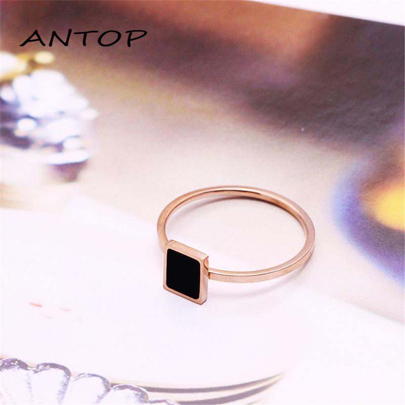 1 Pcs Fashion Cincin Titanium Wanita Kotak Hitam Pola Mawar Emas Stainless Hitam Unisex  Aksesoris ANTOP