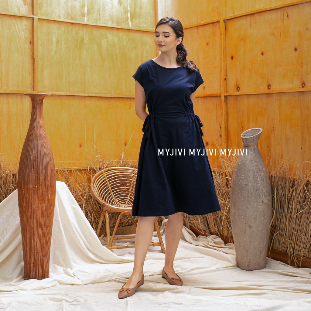 JANI MIDI DRESS BY MYJIVI