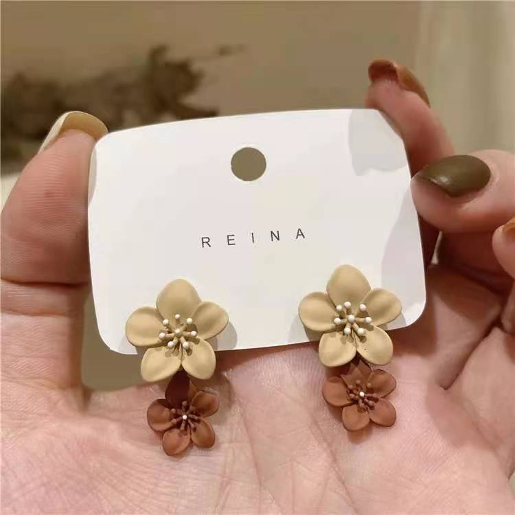 RRNS 112 Anting Wanita Tusuk Bentuk Bunga Hias Kristal Women Earrings Korea Aksesoris Fashion