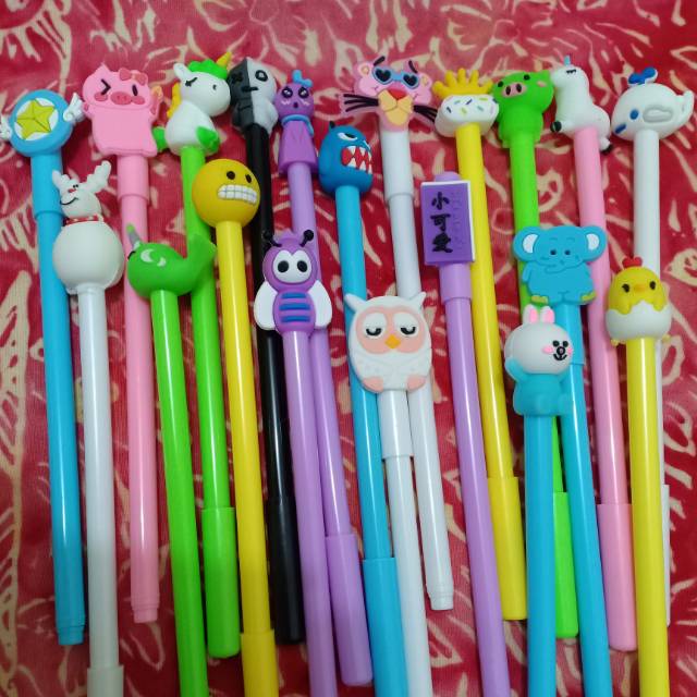 

Bolpen gel karakter / bolpen hitam / bolpen lucu / bolpen karakter