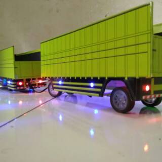 Miniatur truk hino 500 gandeng remot control variasi lampu 