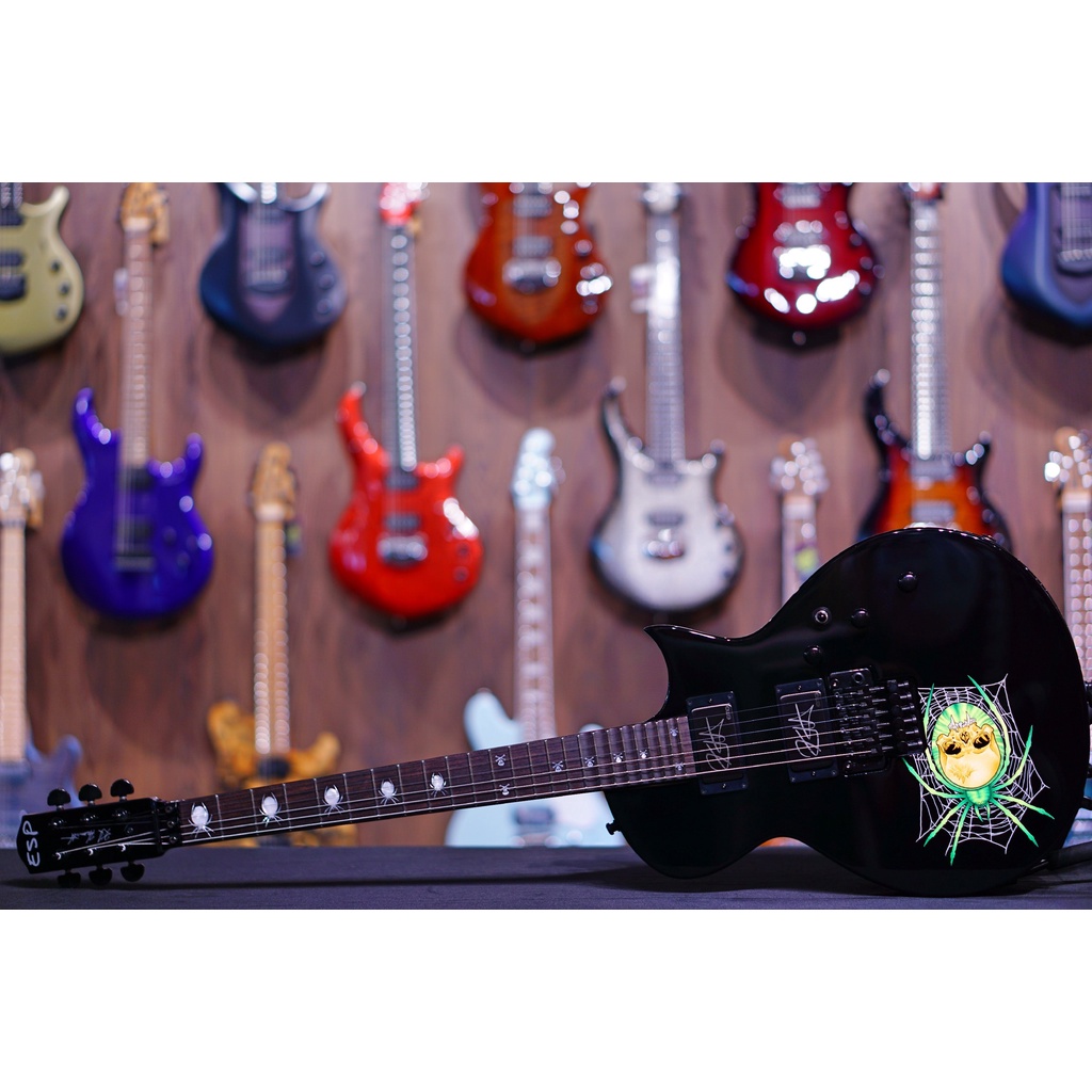 ESP KH-3 SPIDER E1521202 Kirk Hammett signature