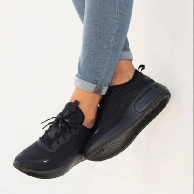 Sepatu Nike Air Max Dia Triple Black 