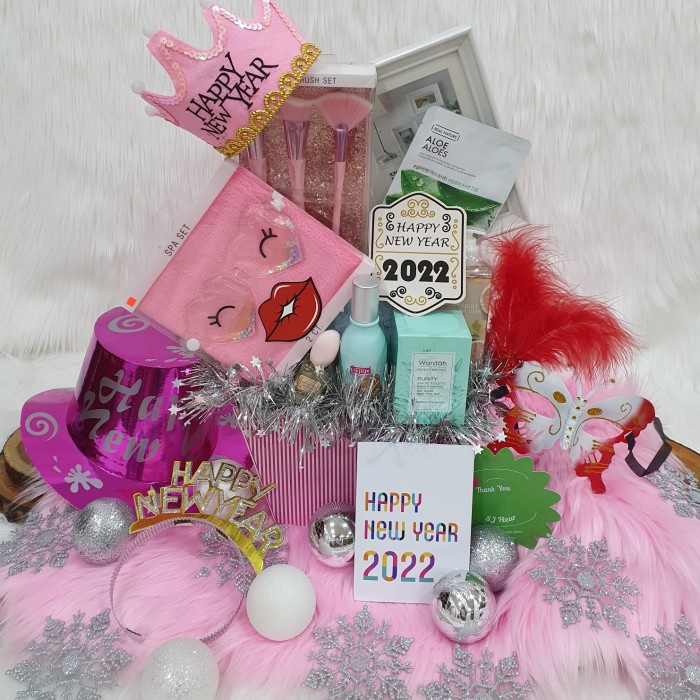 

Paket hampers tahun baru happy new year parcel make up hadiah 40