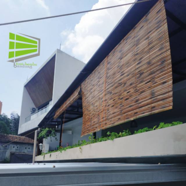 Tirai bambu motif batik