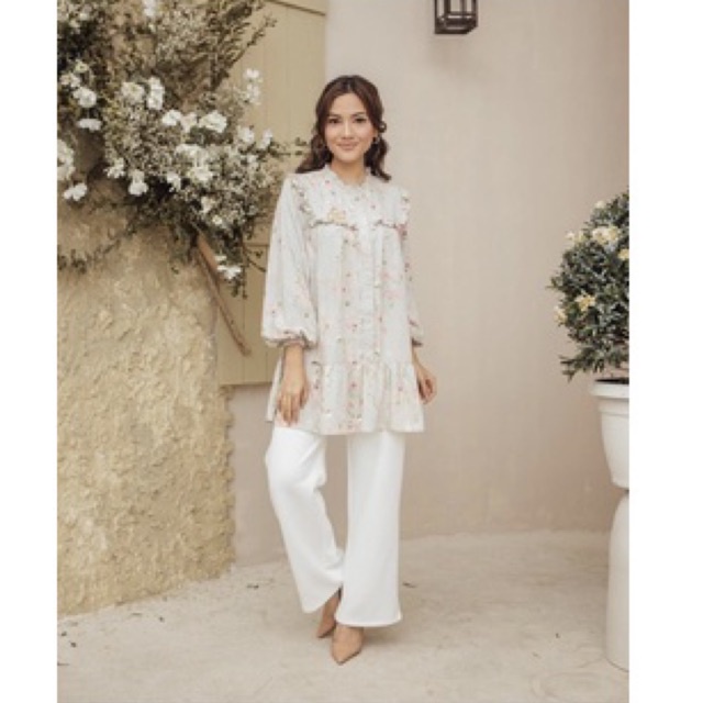 Luna Blouse Wearing Klamby