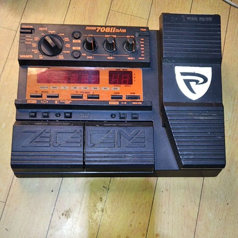 Efek gitar Zoom seken