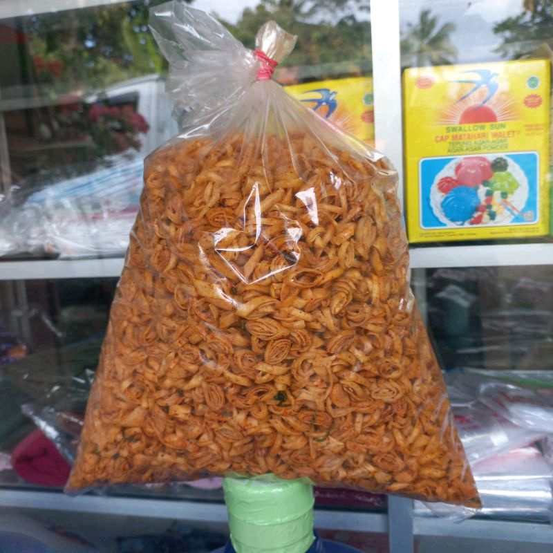 

PANGSIT GORENG DAUN JERUK PEDES ASIN PER kg