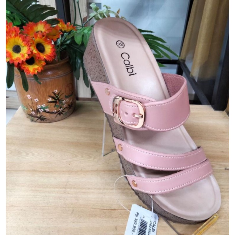 Wedges motif gesper Merk Calbi Fj.3362