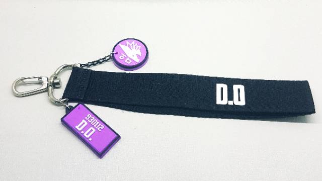 Exo gantungan kunci strap name light stick kpop member lanyard keyring