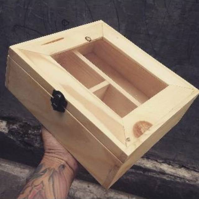 Wooden box with acrylic / kotak kayu sekat 3