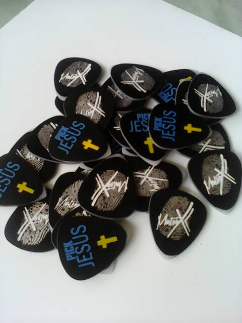 Pick Gitar Custom Request Nama (50biji) Ukuran 1.5mm &amp;,2mm