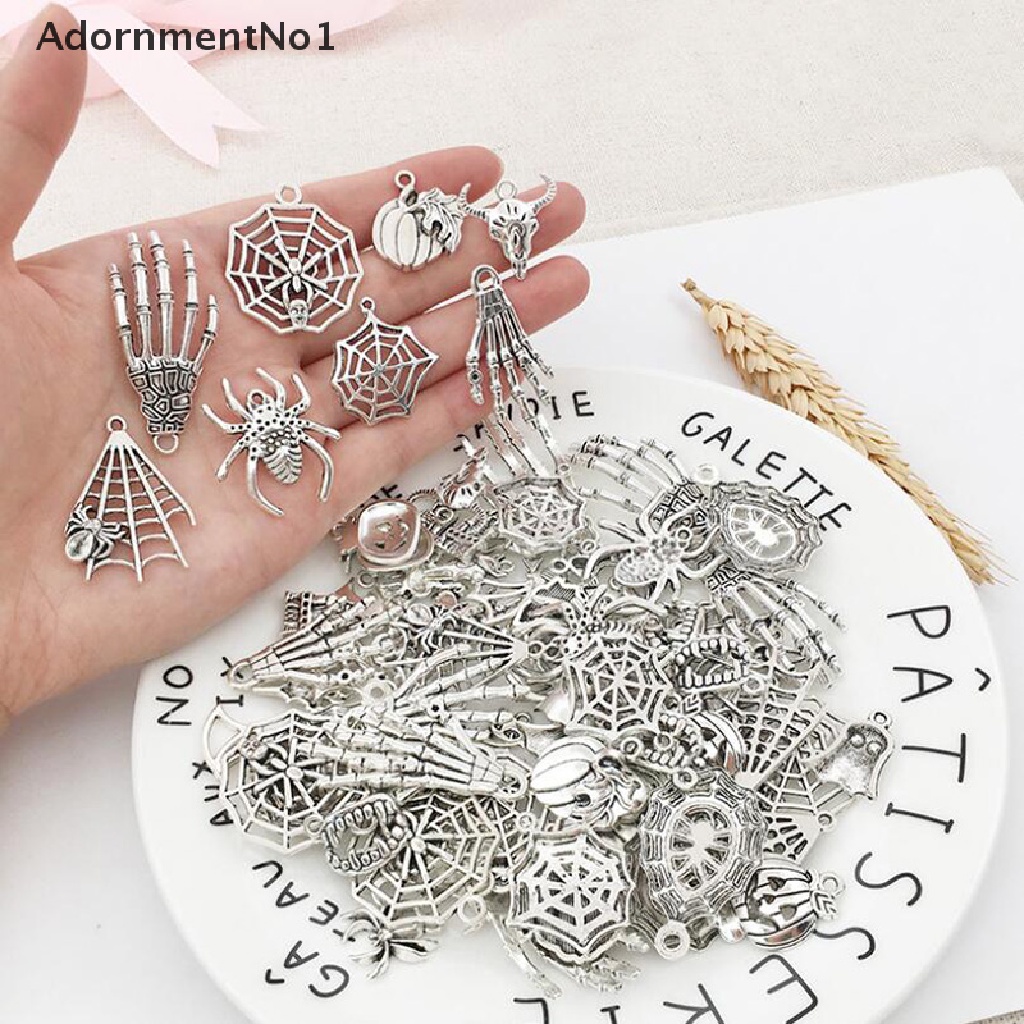 (AdornmentNo1) 100pcs / Set Liontin Silver Tibet Motif Tengkorak / Laba-Laba Untuk Perhiasan DIY Charms