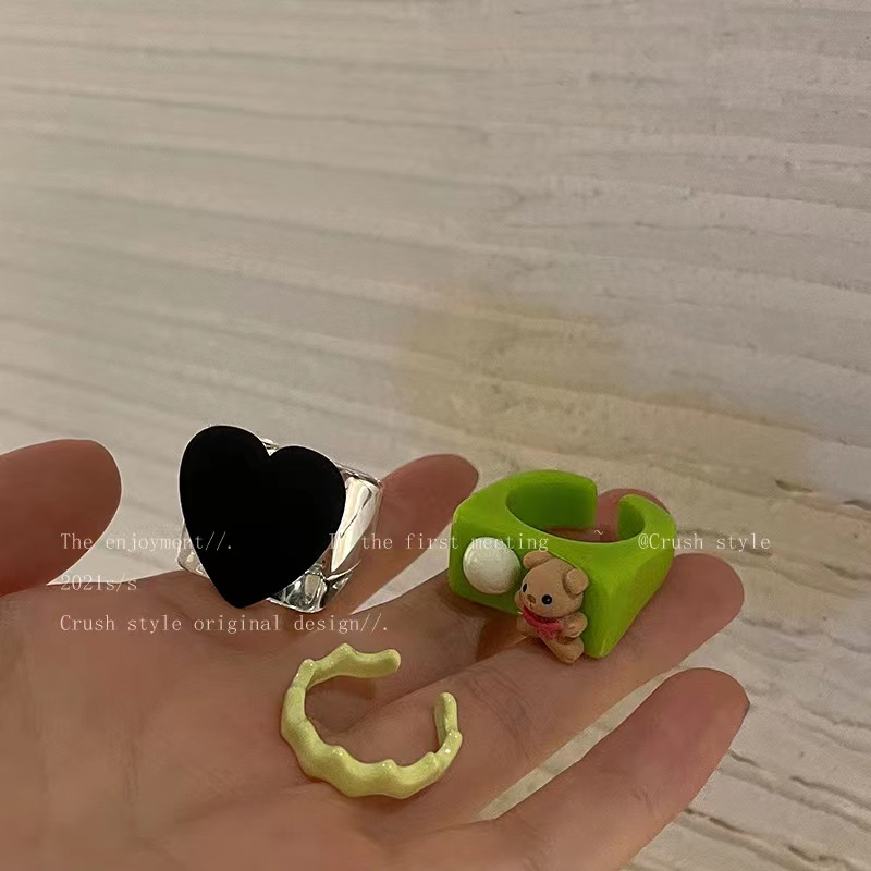 Cincin Akrilik Motif Kartun Beruang Warna Hitam / Hijau