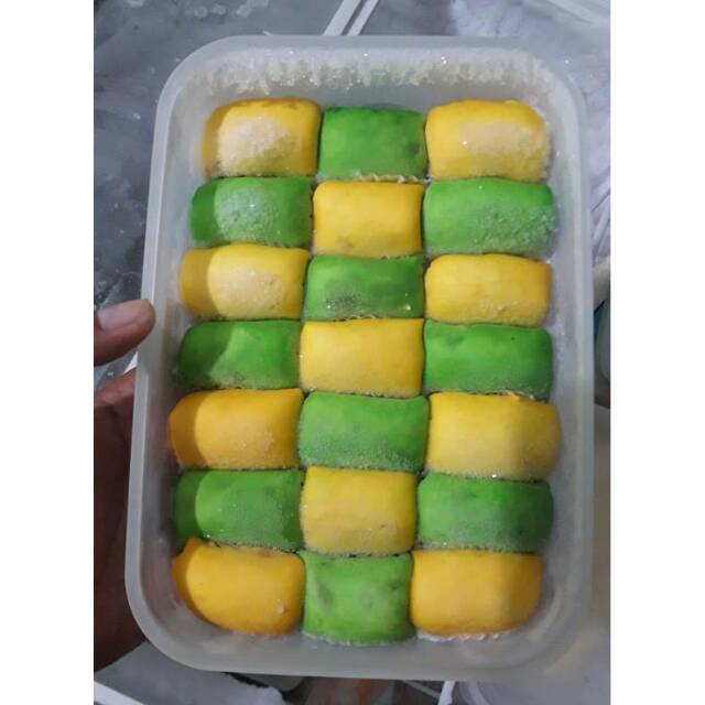 Pancake Buah 2 Rasa (Mangga - Alpukat)