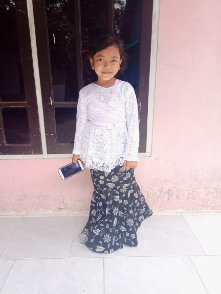 Kebaya Pinguin Brukat Anak