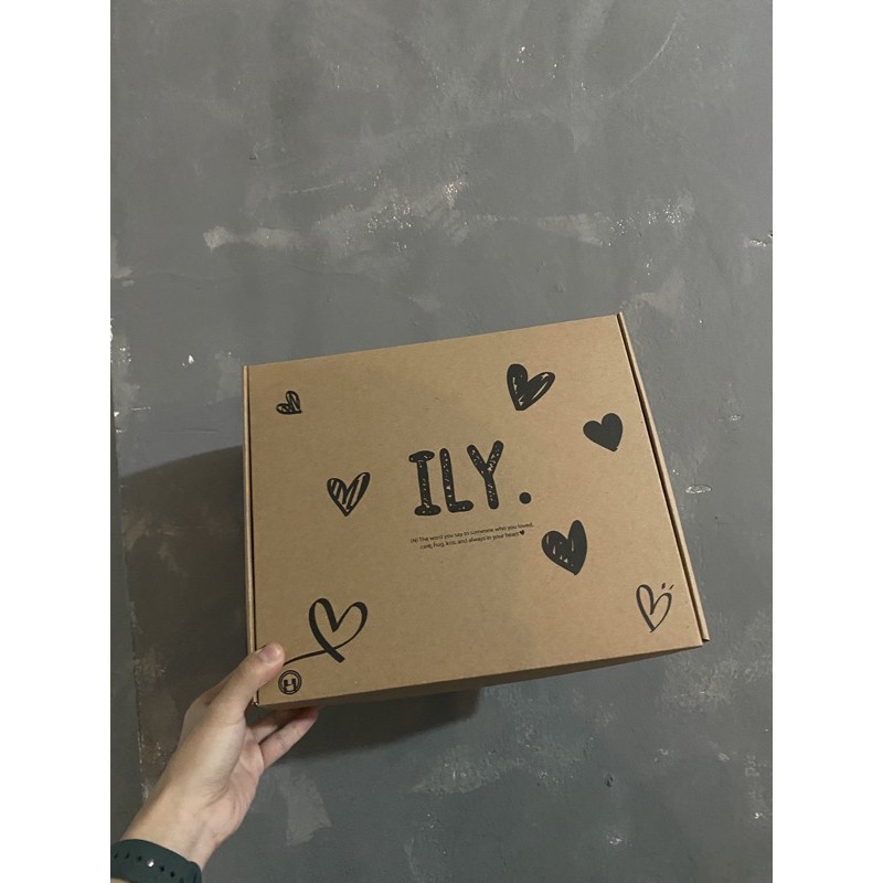 

I L Y I Love You Valentine Box Black Siap Dipakai Size 25x25x6 Earlock Cocok Buat Gift