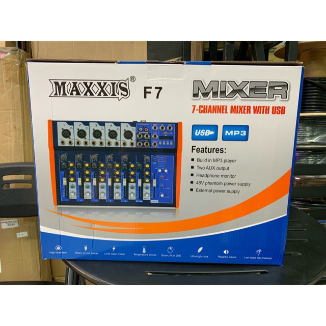 Mixer maxxis f 7 . 7 channel mixer . 5 mono 2 stereo