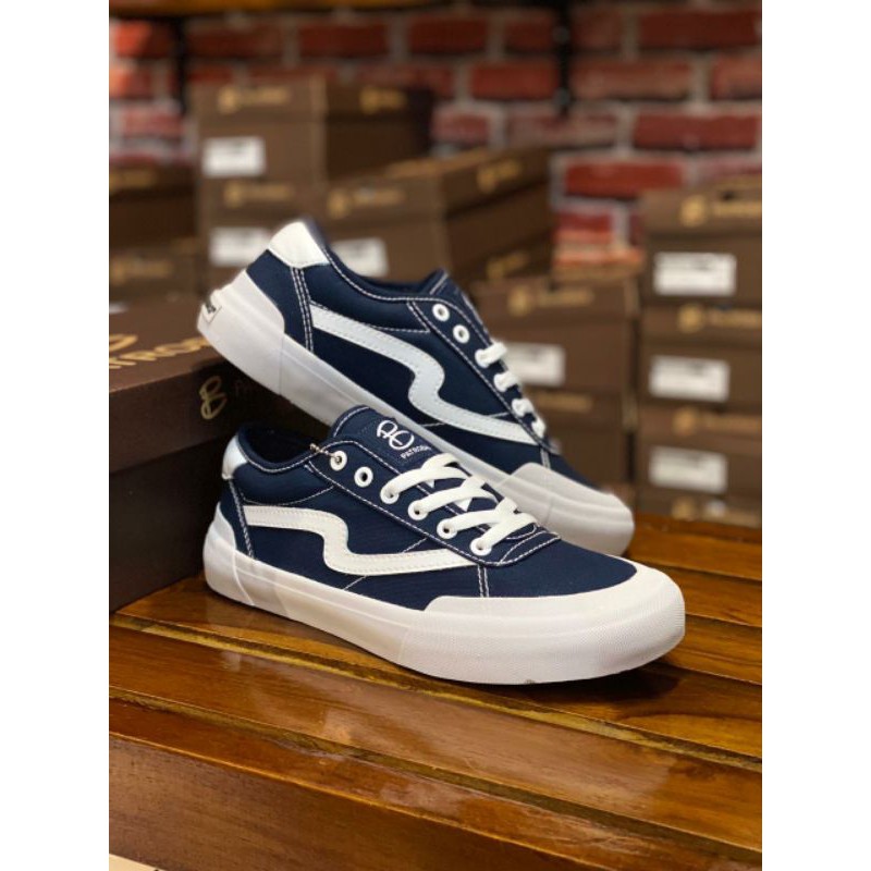 Patrobas Ivan Low Navy