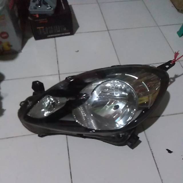 Lampu depan brio/mobilio