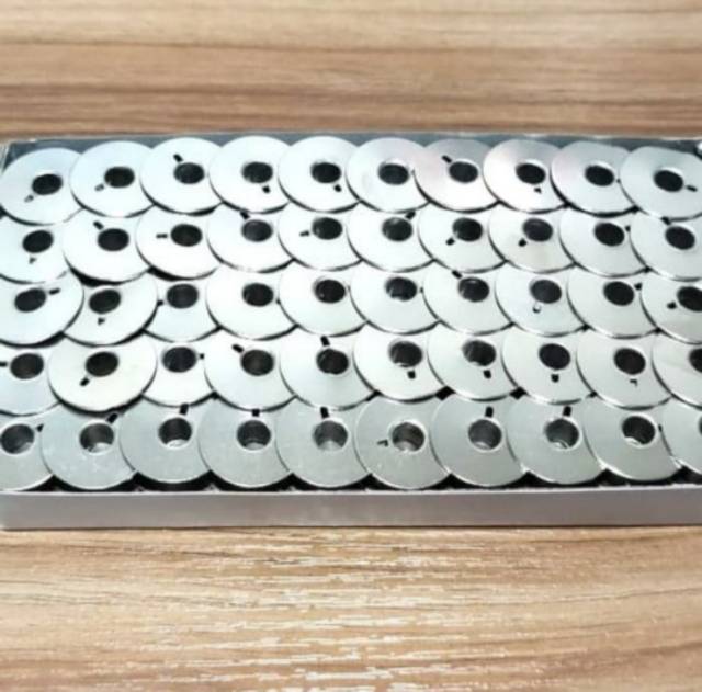 55623 Besi / Bobbins Spul Mesin Jahit High Industri