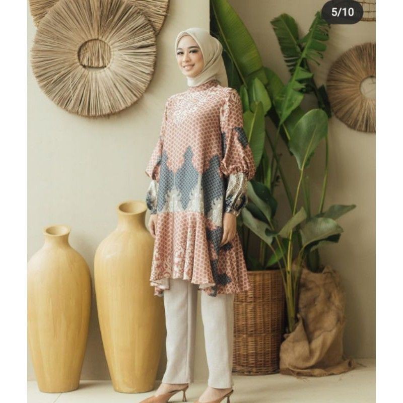 Bali tunik wearing klamby sunset sky