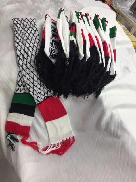 Syal palestina rajutan manual