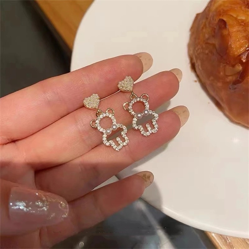 Anting Giwang Simple Elegan Model Beruang Dengan Mutiara + Kristal + Berlian Imitasi Untuk Wanita