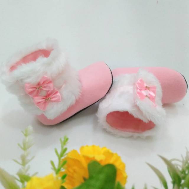 Sepatu booth bayi