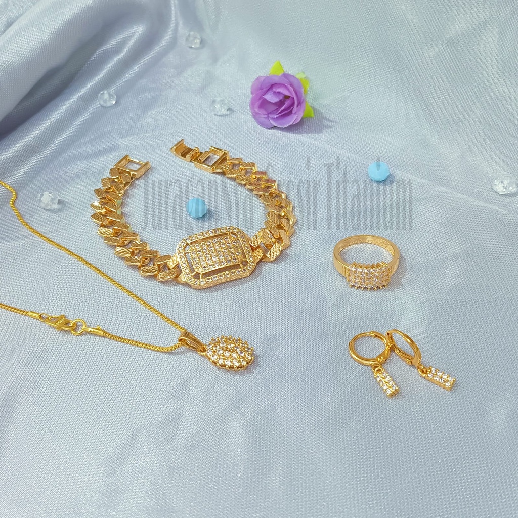 SET DEWASA RANTAI PLAT KOTAK SEMI DIAMOND KOREA perhiasan fashion anti karat&amp;anti luntur