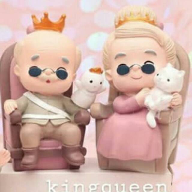 Patung pajangan kakek nenek