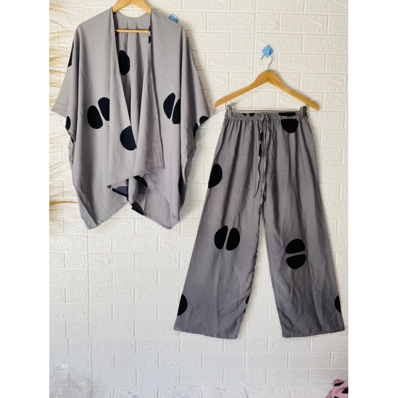 SETELAN OUTER KELIM &amp; CELANA POLKADOT  Bhn Rayon tebal tidak terawang muat bb 50-80kg